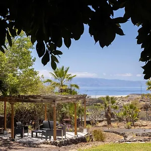 Flores Villa